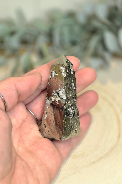 Pointe en Pyrite du Pérou
