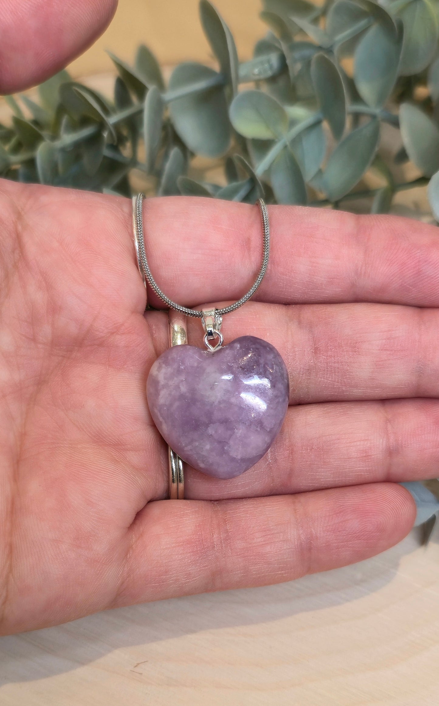 Collier en coeur en Lépidolite