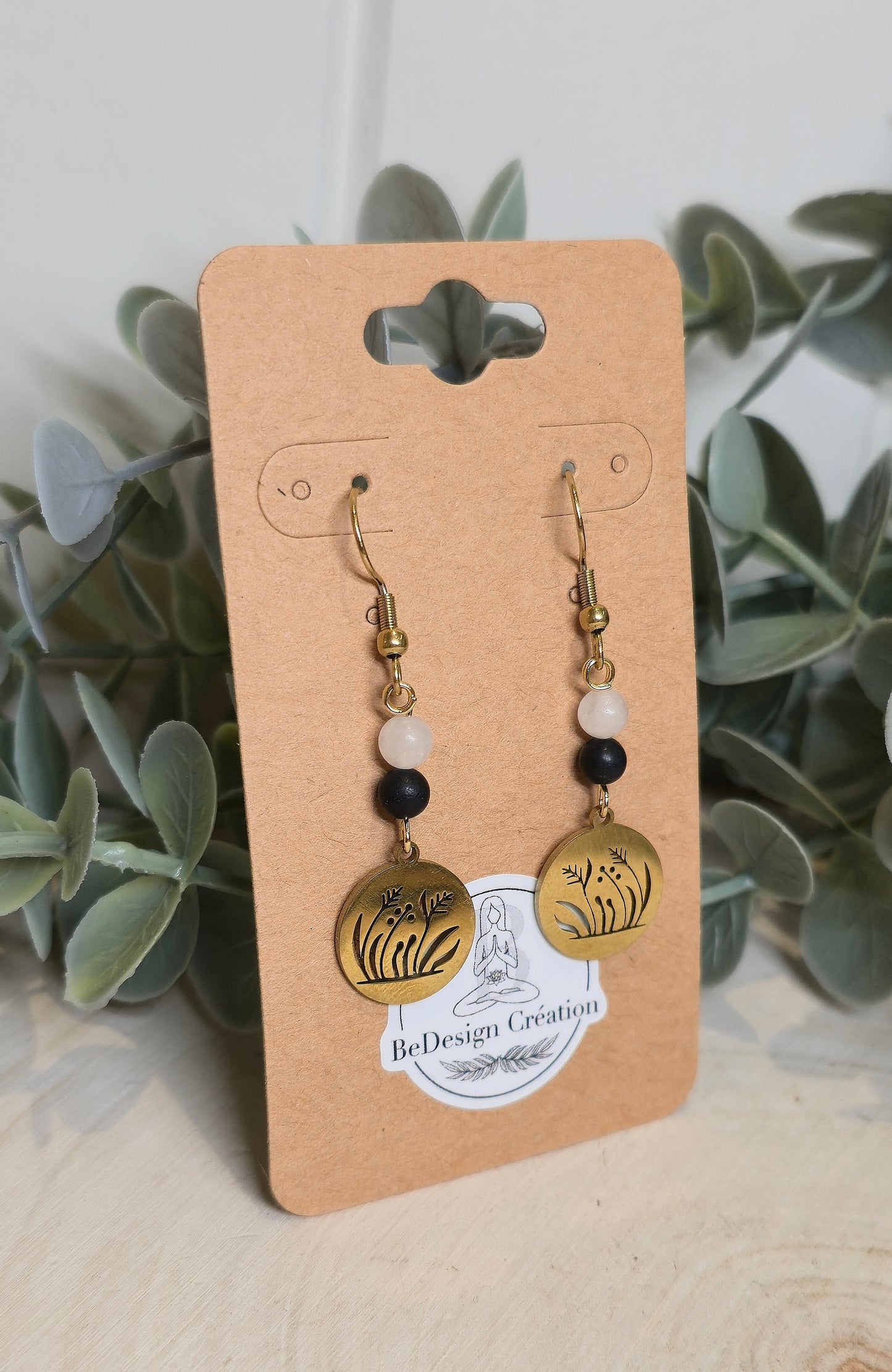 Boucles d’oreilles gold Fleurs herbe Quartz clair et Shungite