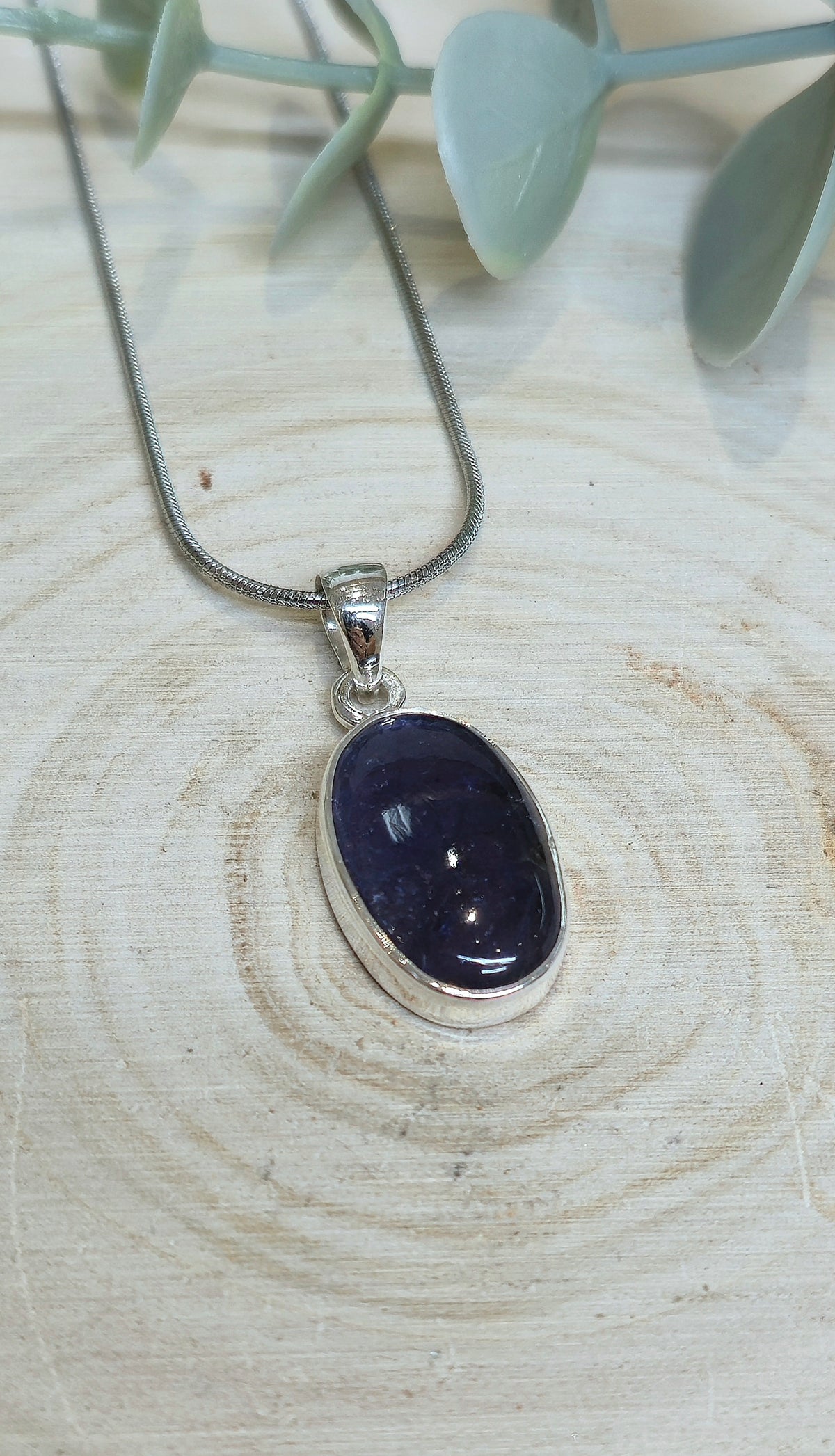 Collier Iolite