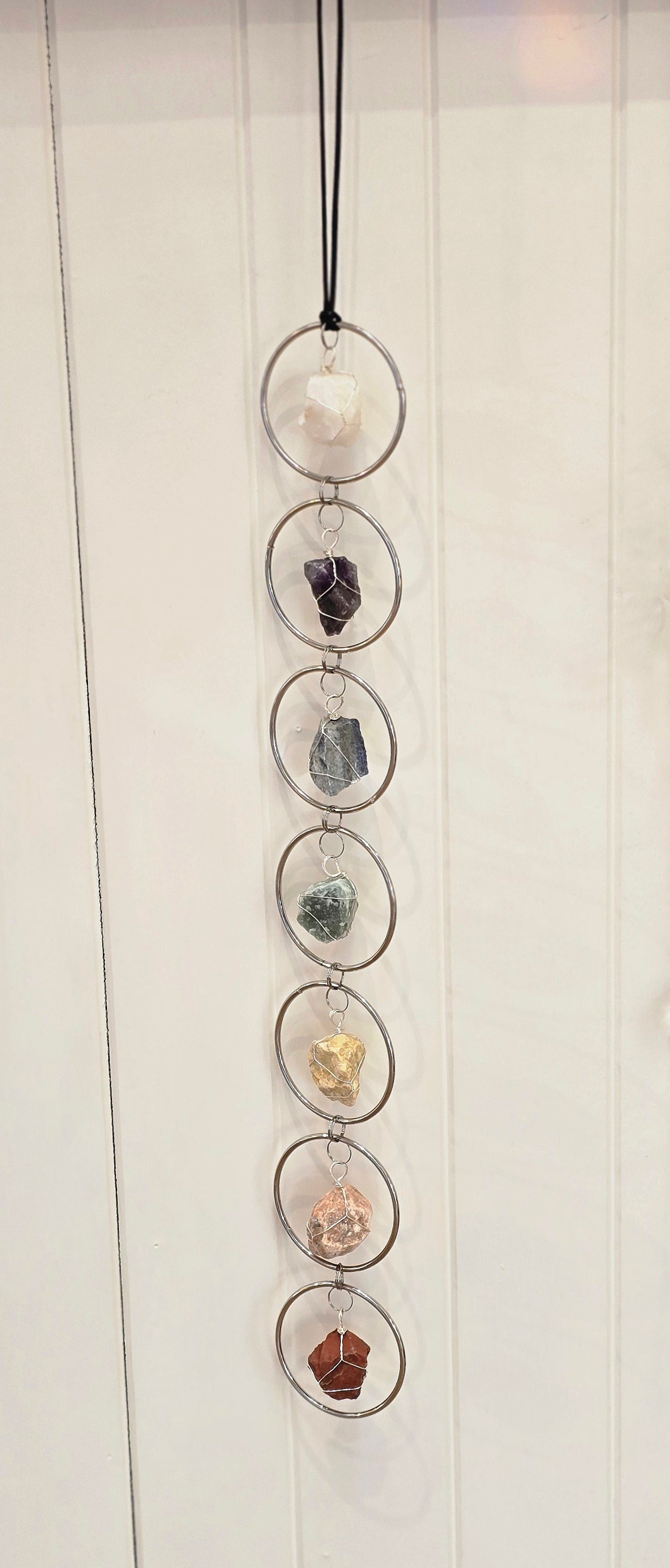 Cercles Chakras en Pierres brutes suspendues