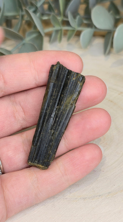 Tourmaline verte brute