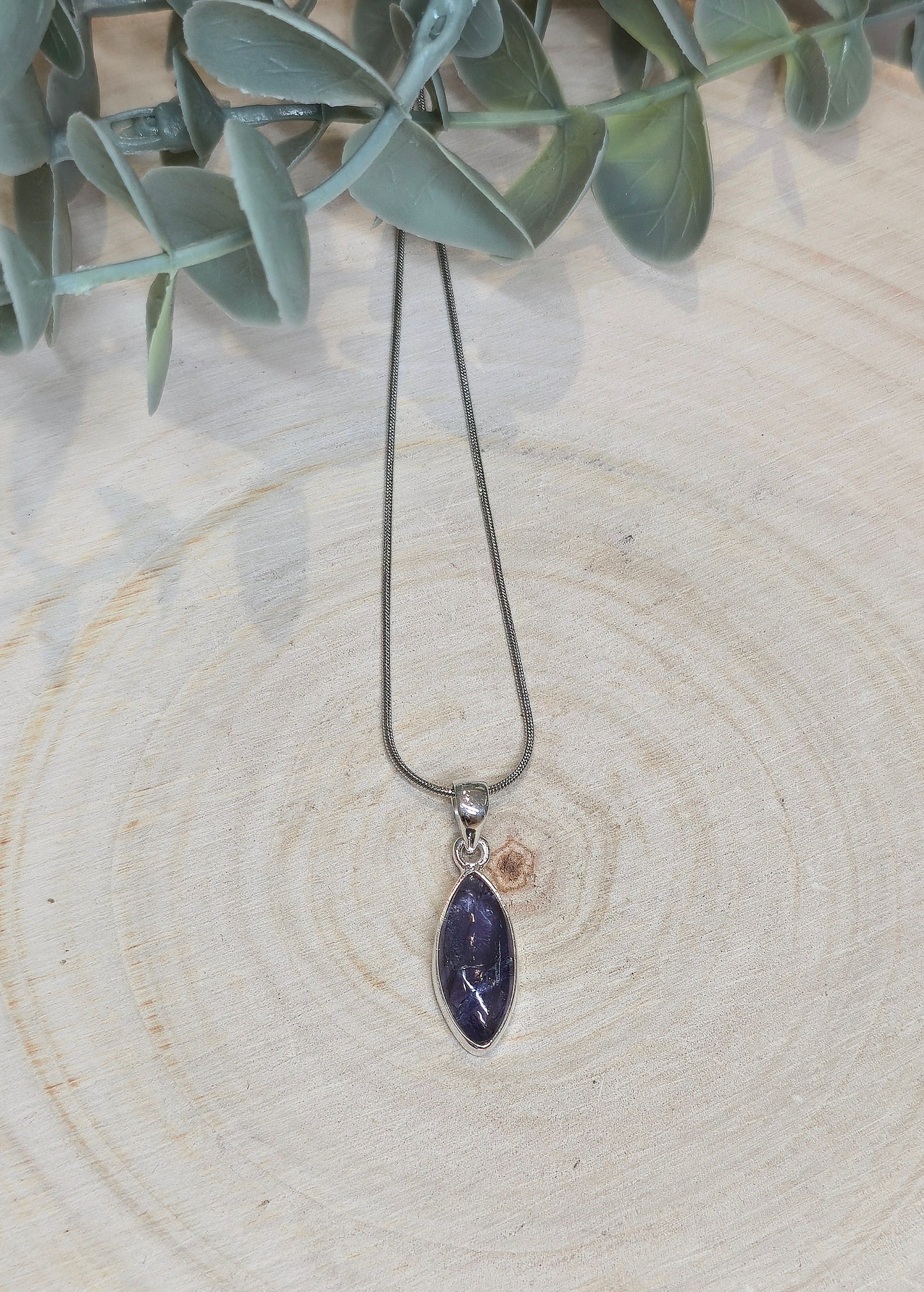 Collier Iolite