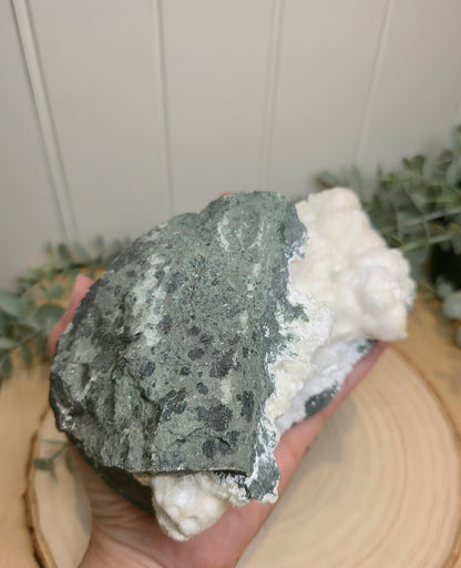 Okenite brute de l’Inde