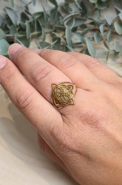 Bague Noeud de sorcière gold
