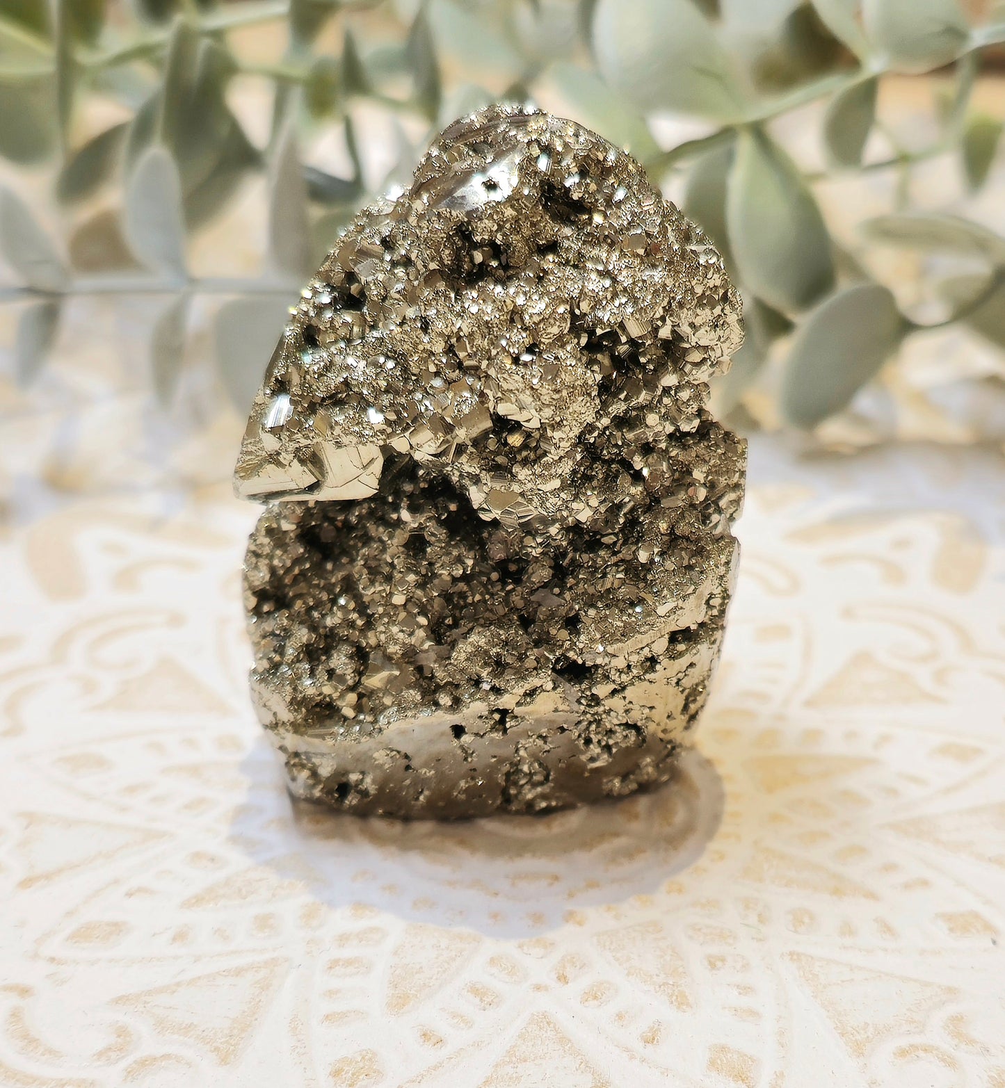 Pyrite brute avec base polie du Pérou