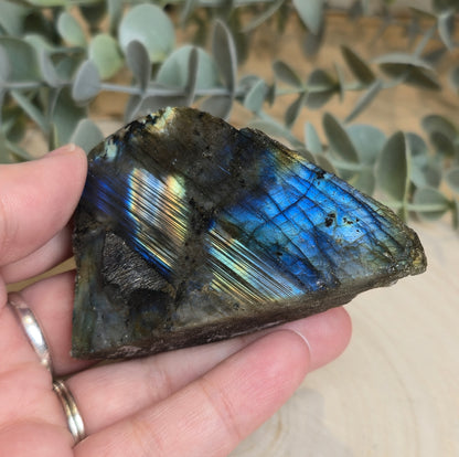 Labradorite brute