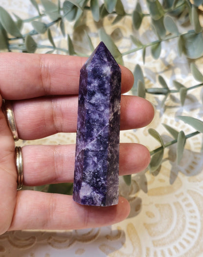 Pointe en Lépidolite