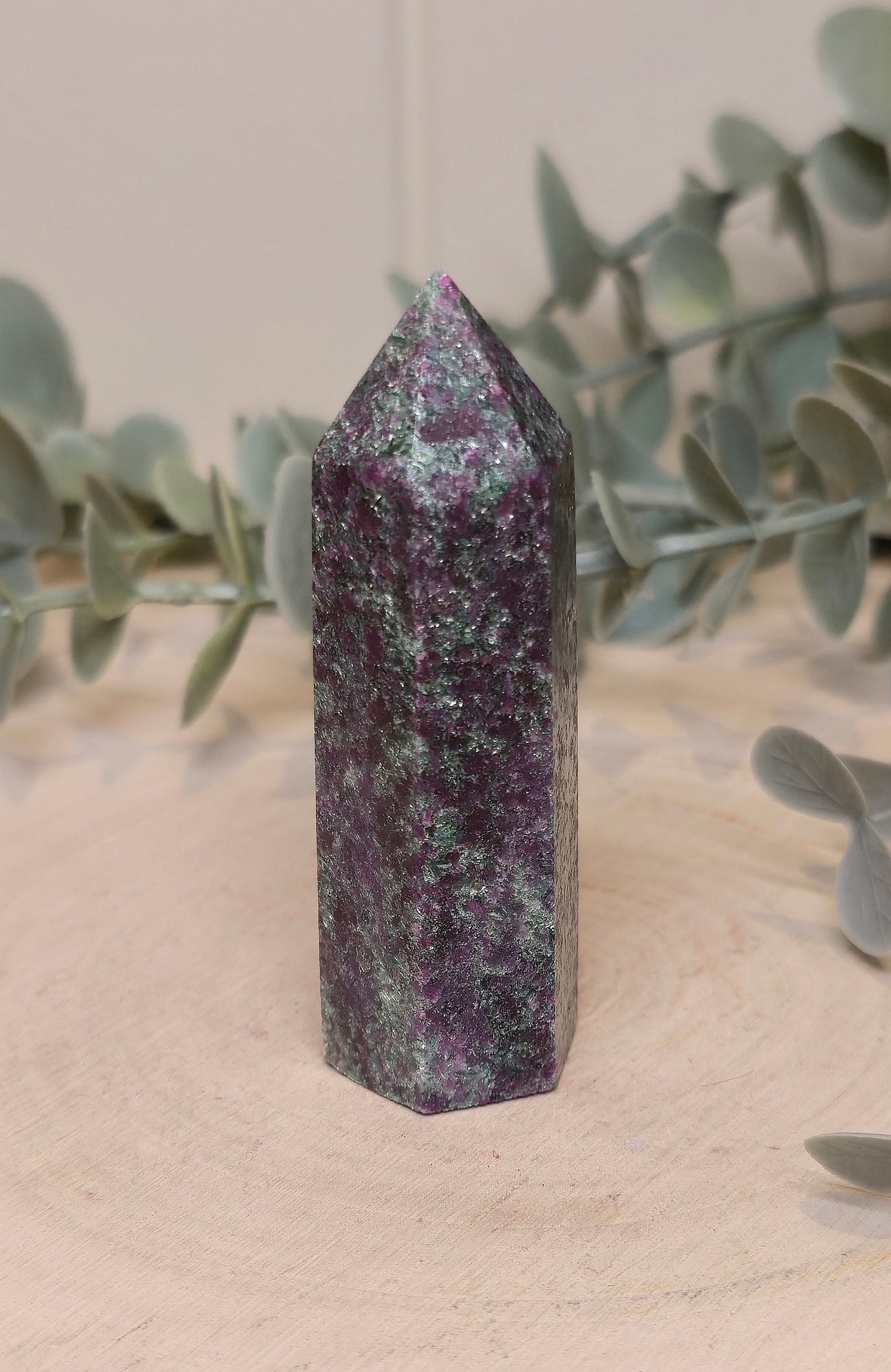 Pointe en Rubis Kyanite