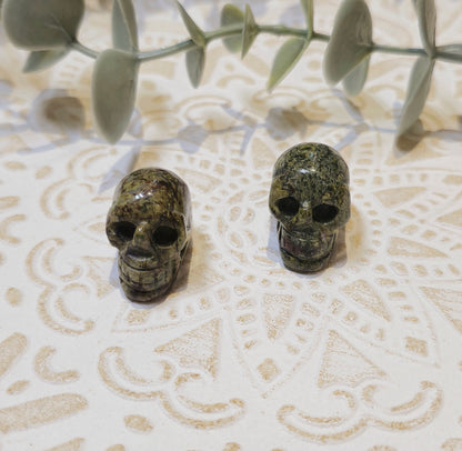 Mini Crâne en Jaspe sang dragon