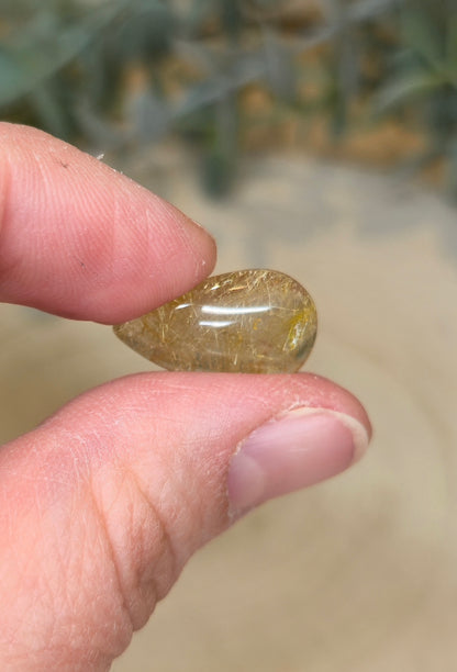 Quartz rutilé en goutte