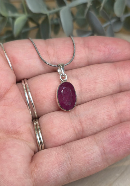 Collier Rubis facetté