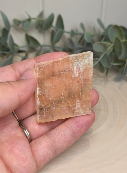 Tranche de Calcite optique jaune