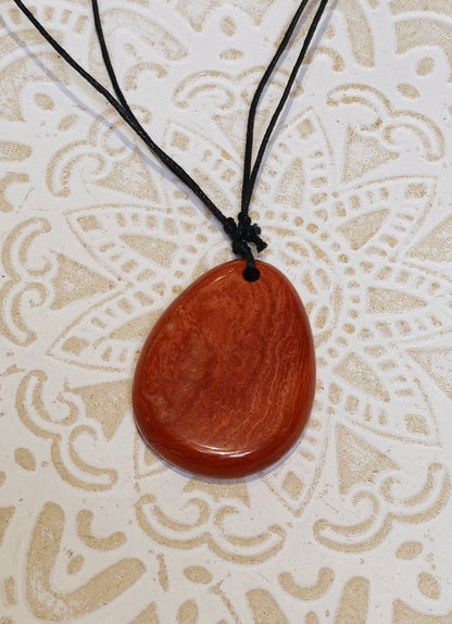 Collier goutte plate Jaspe rouge