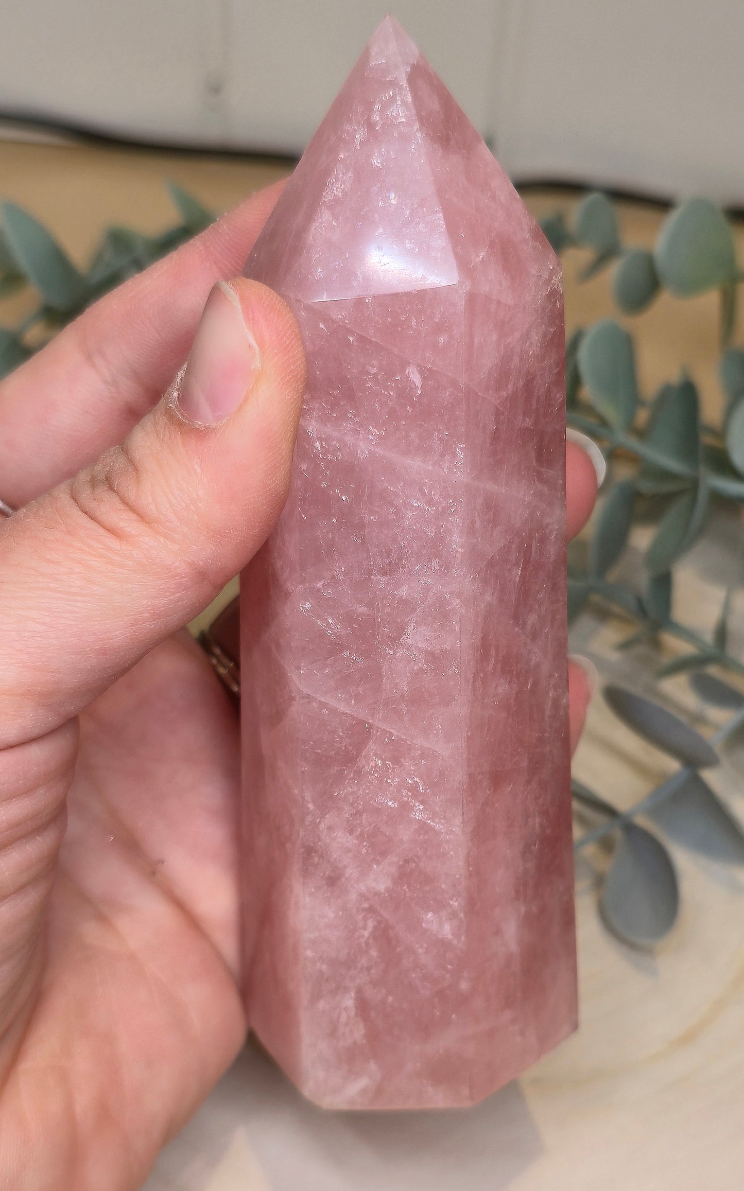 Pointe en Quartz rose de Madagascar