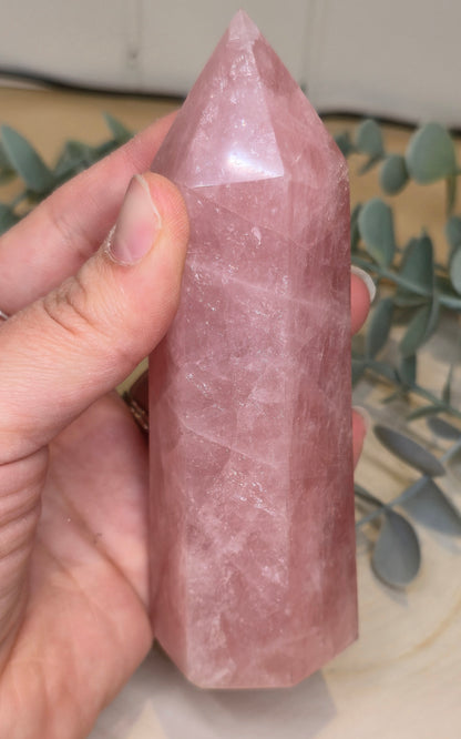 Pointe en Quartz rose de Madagascar