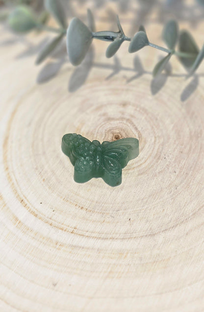 Papillon et fleurs en Aventurine verte