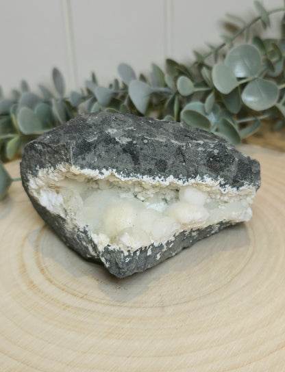 Okenite brute de l’Inde