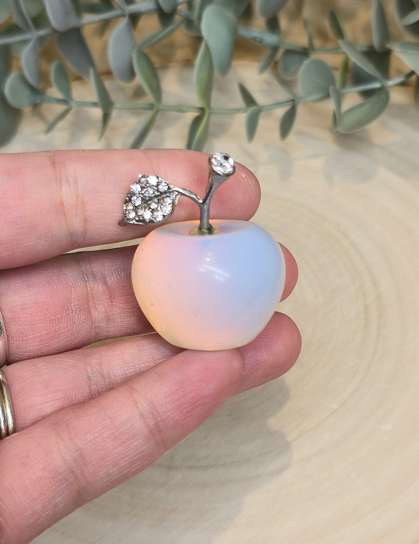 Pomme Opalite (manmade)