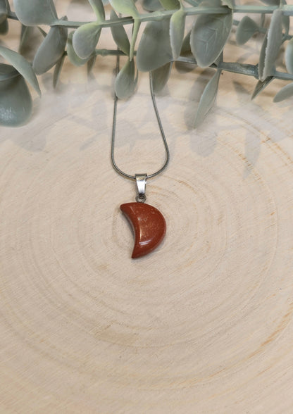 Collier en mini lune en Jaspe rouge
