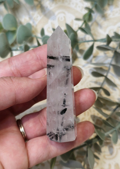 Pointe Quartz tourmaline