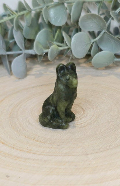 Chien en Jade vert