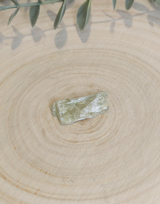 Hiddenite brute