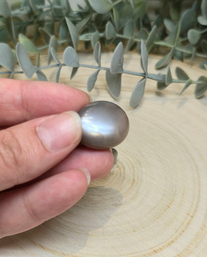 Pierre de lune grise barattée