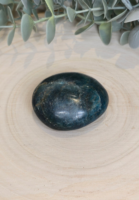 Pierre de paume en Apatite bleue