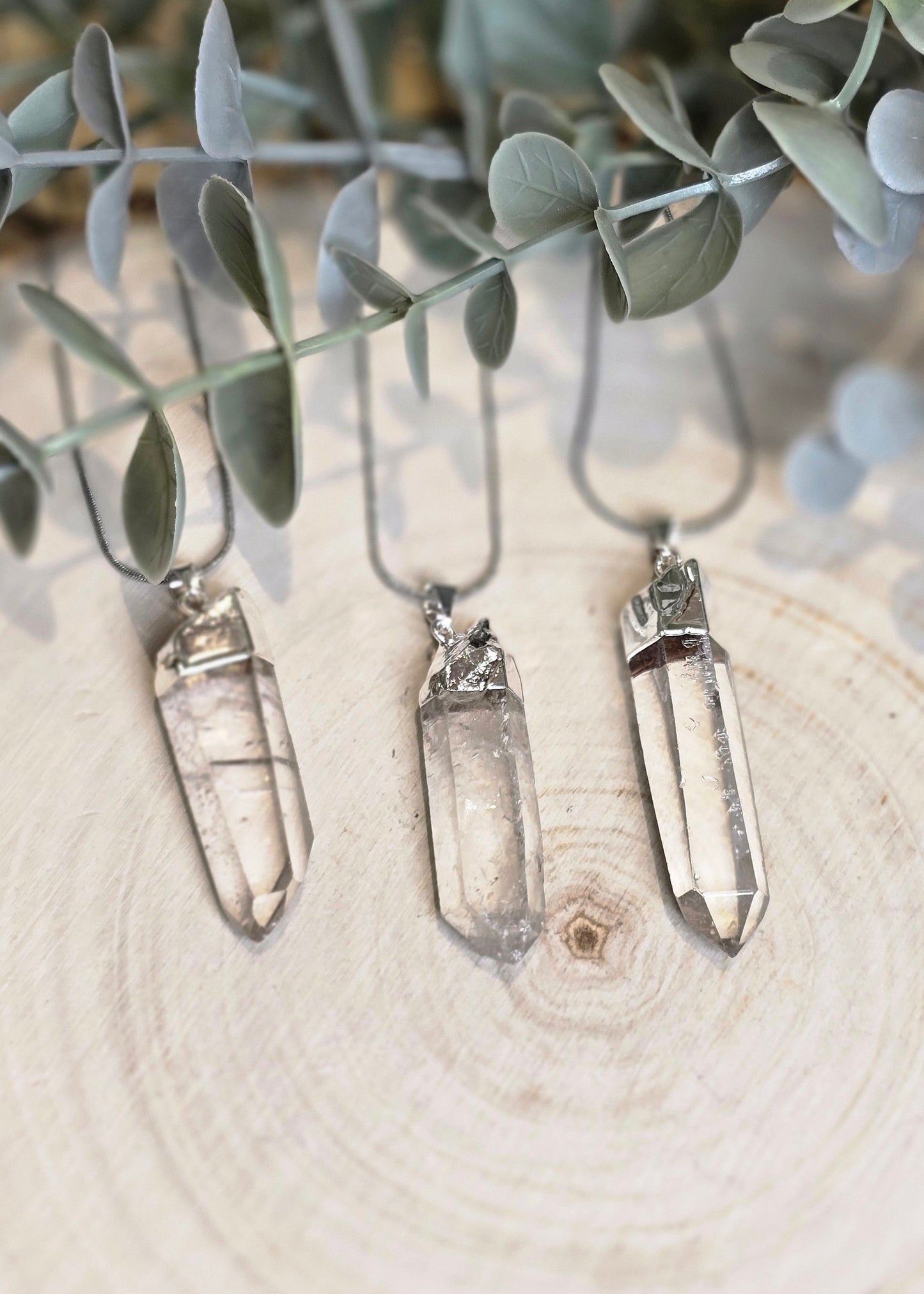 Collier pointe de Quartz clair brute