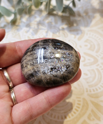 Pierre de paume en Pierre de lune noire