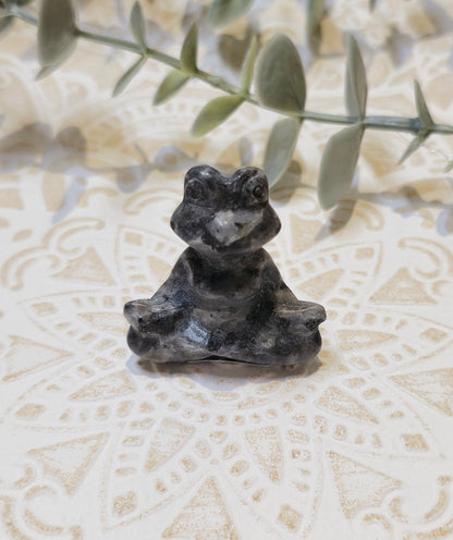 Grenouille Larvikite