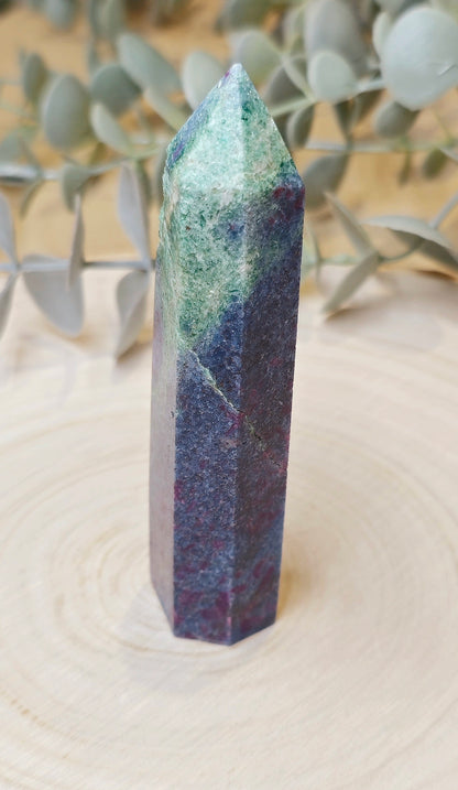 Pointe en Rubis Kyanite