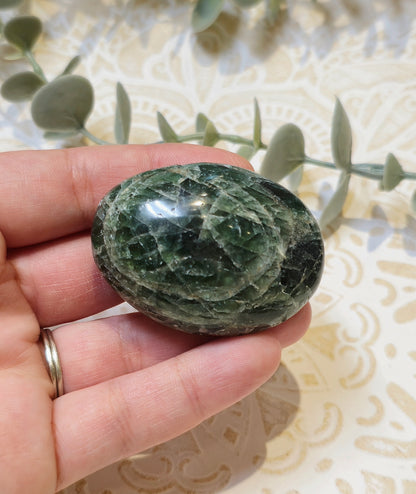 Pierre de paume Apatite verte