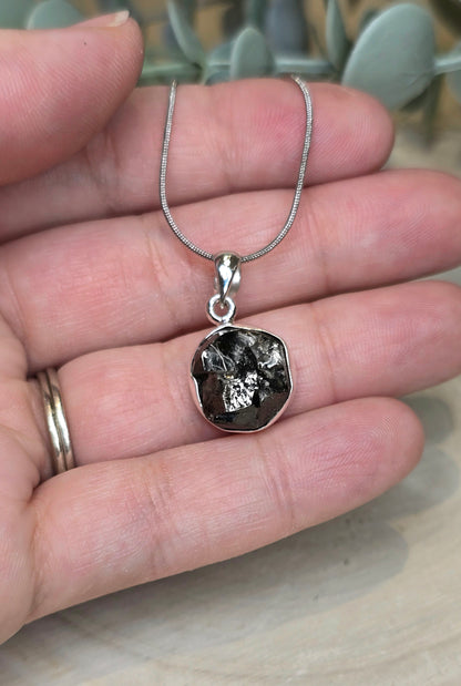 Collier Shungite