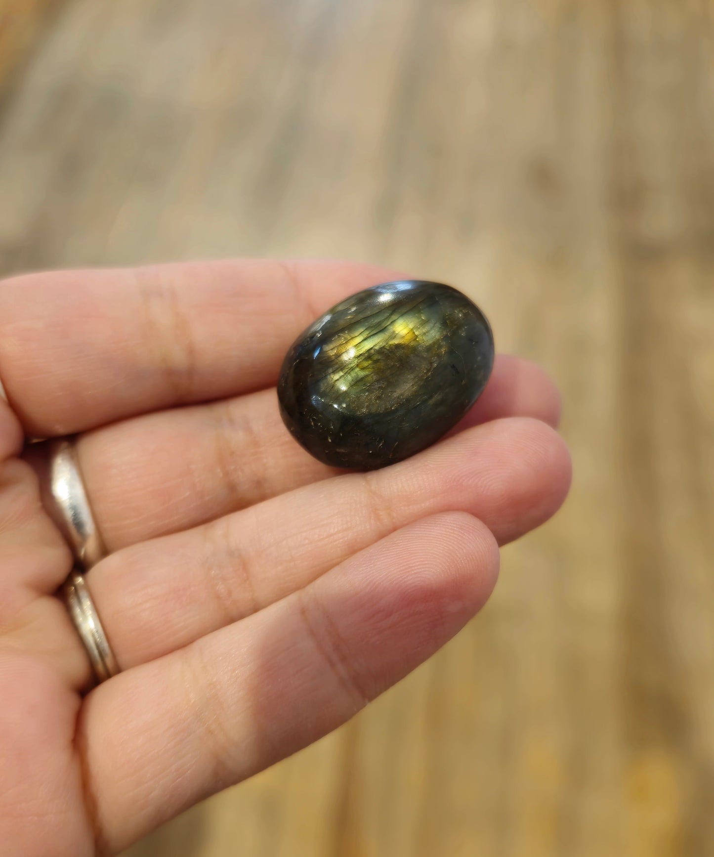 Pierre de paume en Labradorite