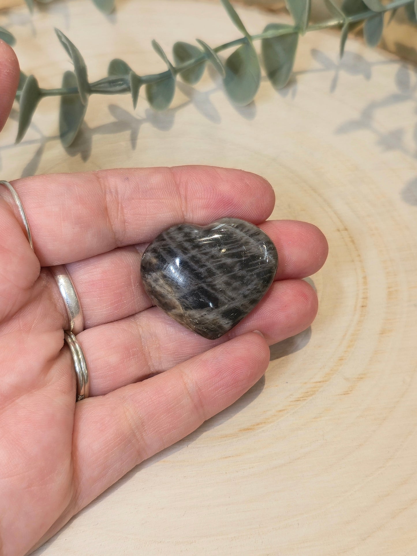 Coeur en Pierre de lune noire