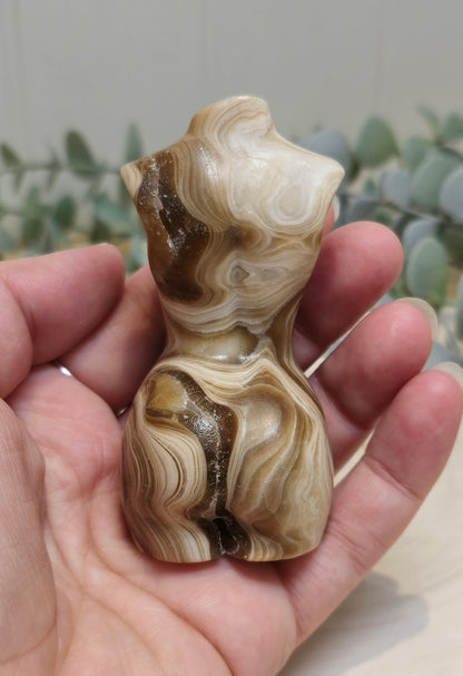 Femme Agate fleur ambrée