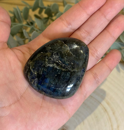 Pierre de paume en Labradorite