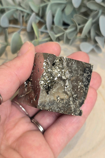 Cube flottant de Pyrite du Pérou