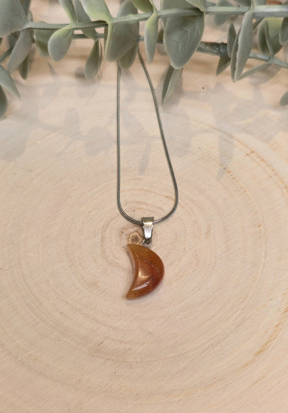 Collier en mini lune en Cornaline