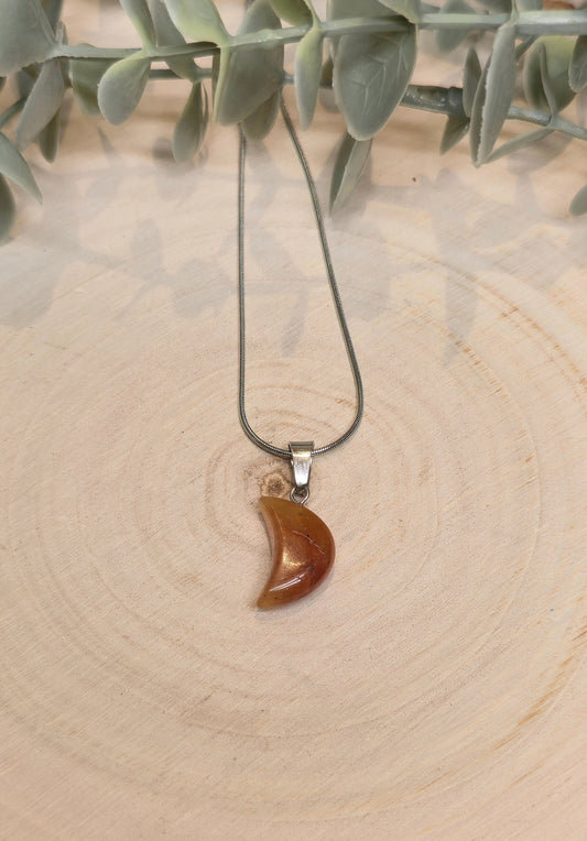 Collier en mini lune en Cornaline
