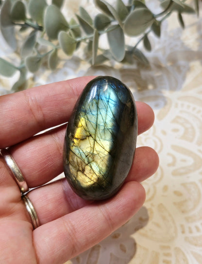 Pierre de paume en Labradorite