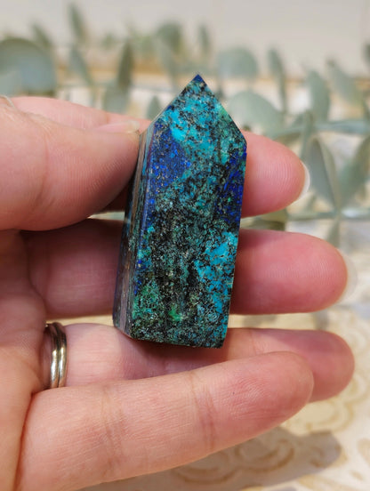 Pointe en Shattuckite