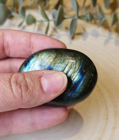 Pierre de paume en Labradorite