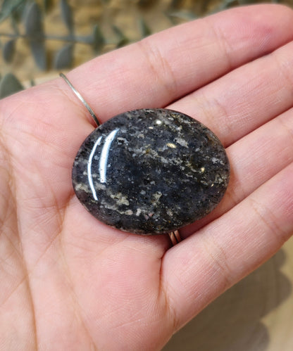 Pierre de paume mince Pierre de soleil noire