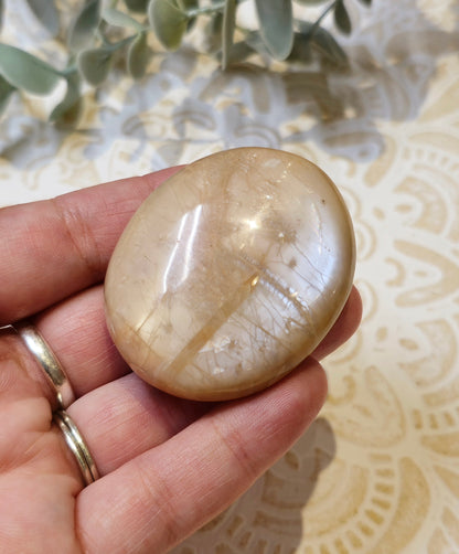 Pierre de paume en Pierre de lune pêche