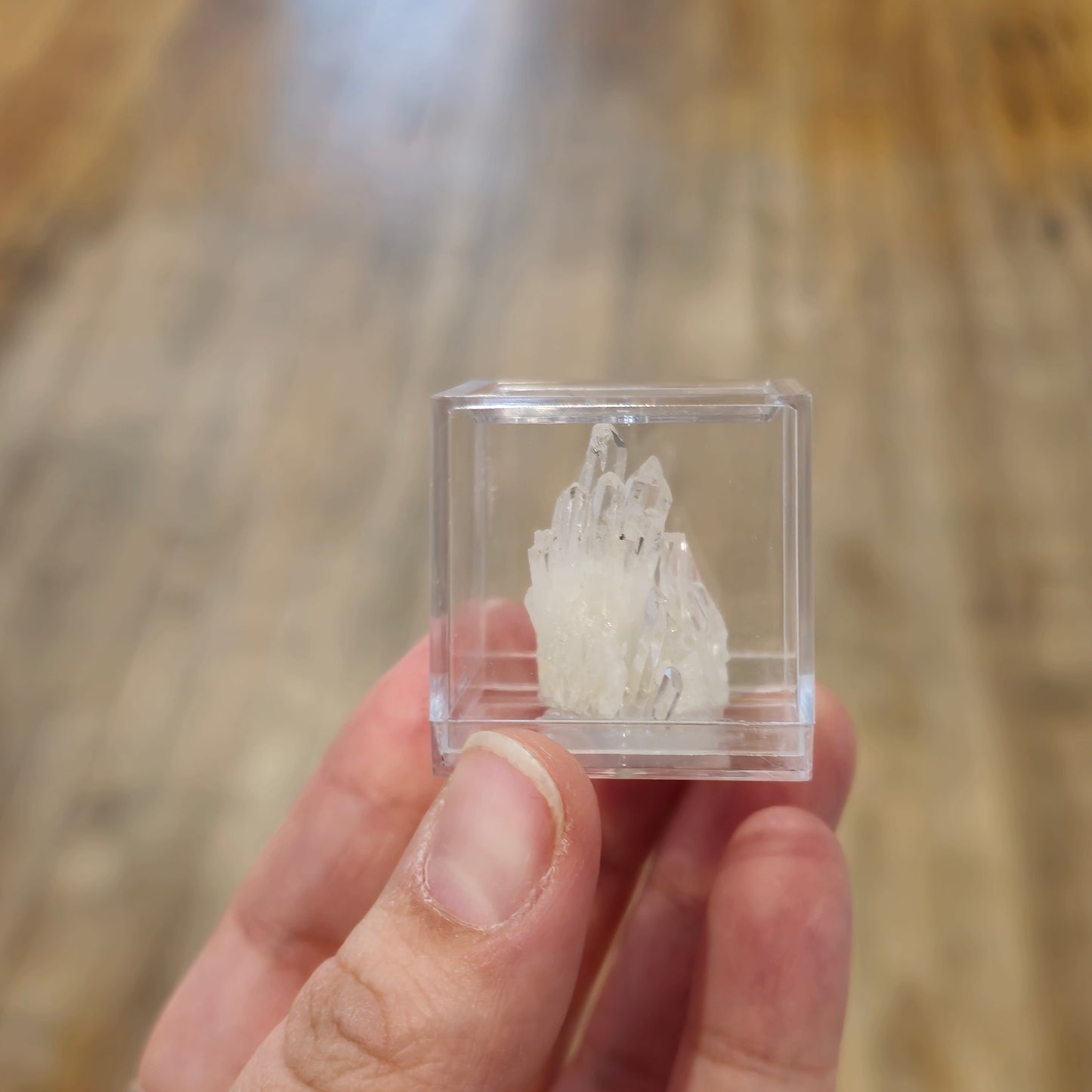 Amas en Quartz clair en boîte