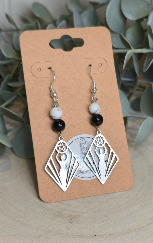 Boucles d’oreilles Déesse Pentacle avec Howlite et Tourmaline
