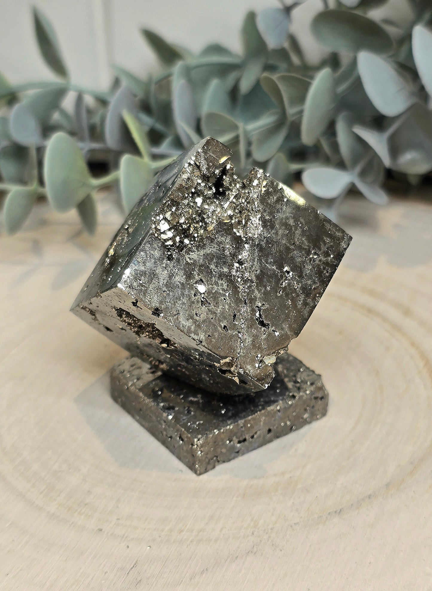 Cube flottant de Pyrite du Pérou